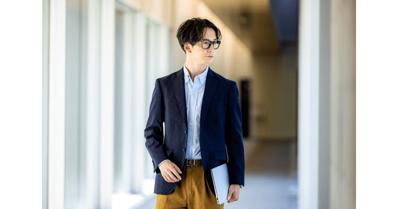清潔感で差をつける！ビジネスカジュアルに合うメンズ髪型とスタイリングのコツ