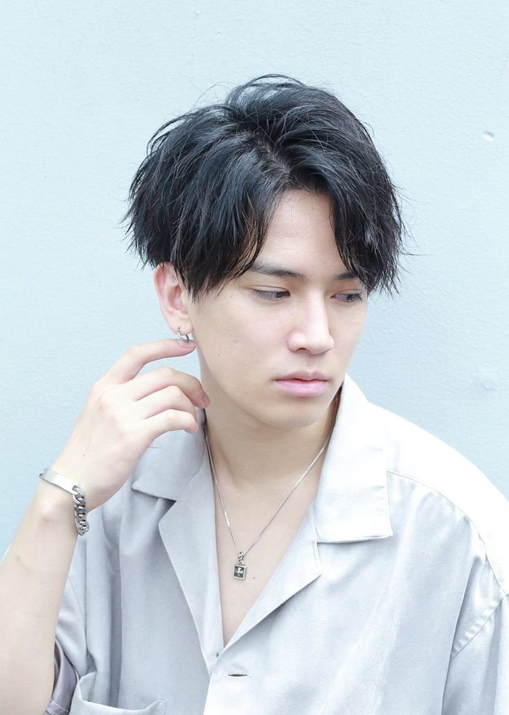 第5位：センターパート×無造作パーマの大人ヘア