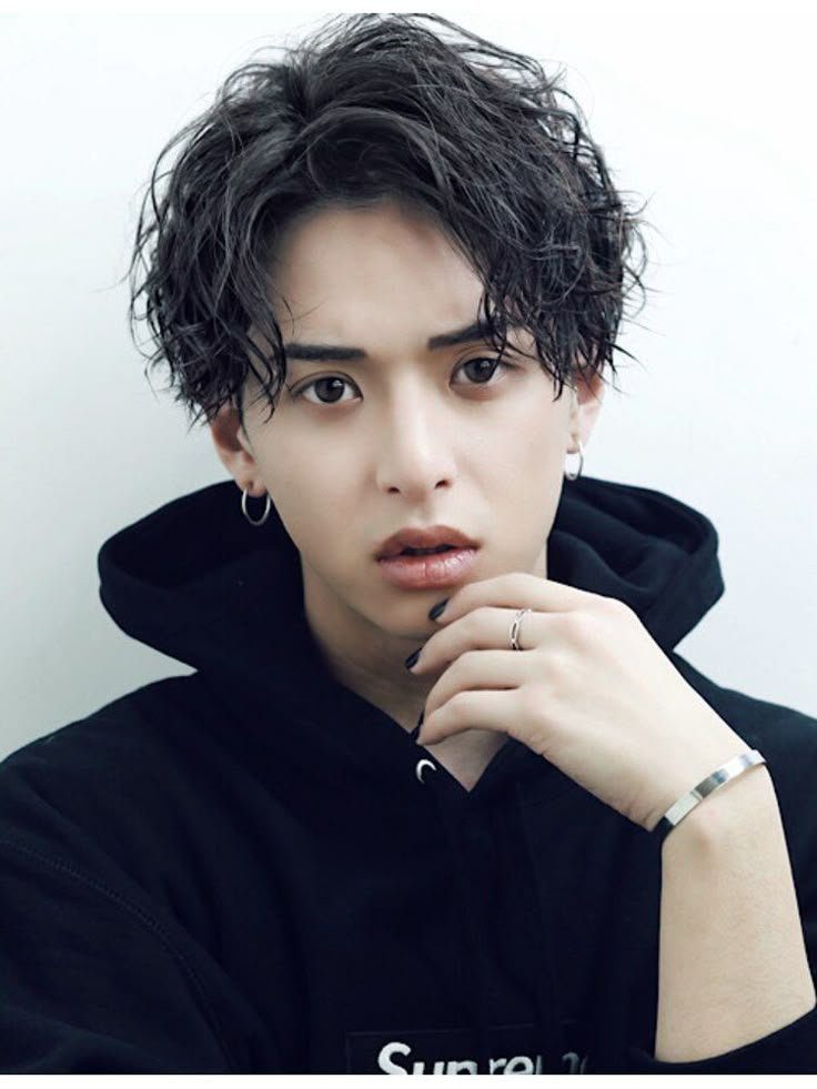 芸能人風に仕上がる刈り上げマッシュの種類